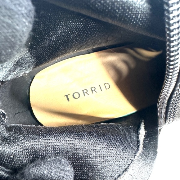 Torrid Wide Calf Women Size 9.5 Black Faux Leather Boot Knee High Lace up Zip - Picture 10 of 11